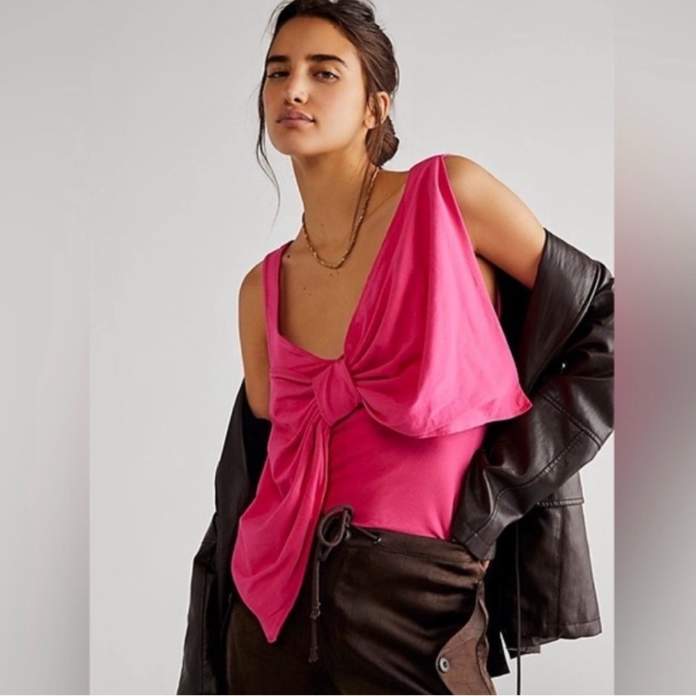 NWT Free People Tied Up Tank Top Blouse
Color Rose/Tyrie Pink Size: XS